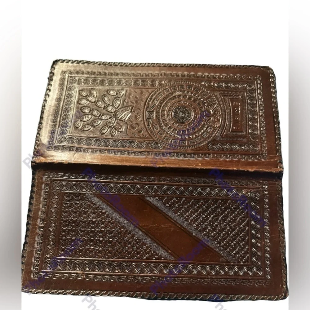 Vintage Hand Tooled Distressed Mexico Bi-Fold Wallet (woman's )